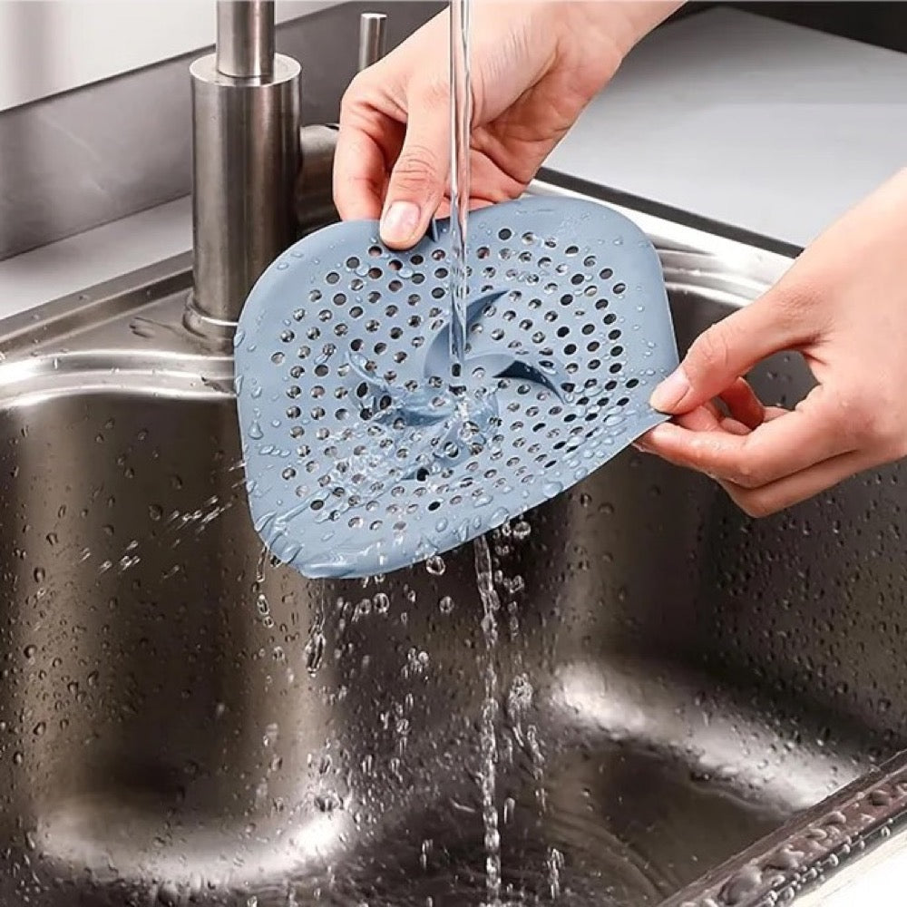 Cleaning the hair catcher